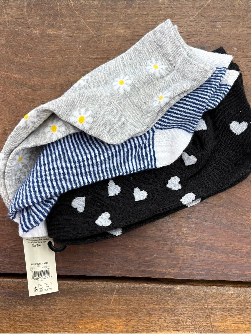 No Boundaries NWT Women’s Anklet Socks 3-Pair Pack soft girl Hearts/Flowers 4-10